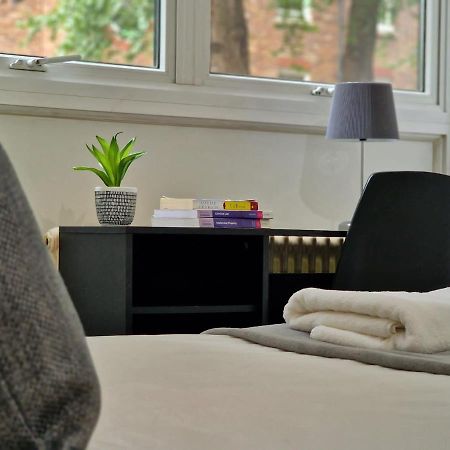 2 Bedrooms Flat In Great Location! London Exterior foto