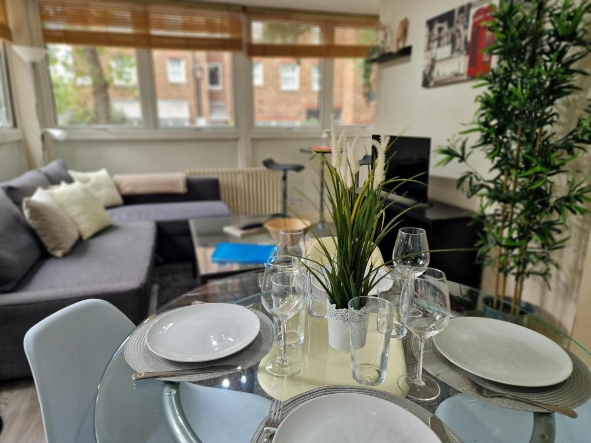 2 Bedrooms Flat In Great Location! London Exterior foto
