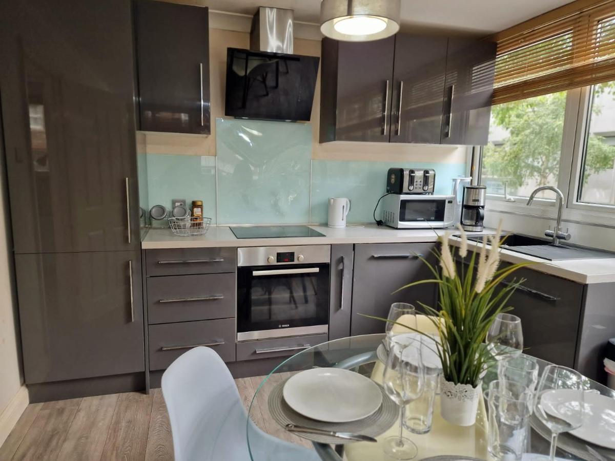2 Bedrooms Flat In Great Location! London Exterior foto